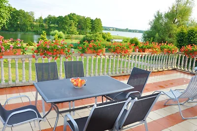 Cottage in riva al mare
