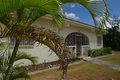 Villa Mango (Sunset Crest 208)