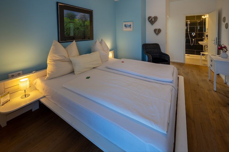 Stilzimmer: Schlafzimmer mit Doppelbett