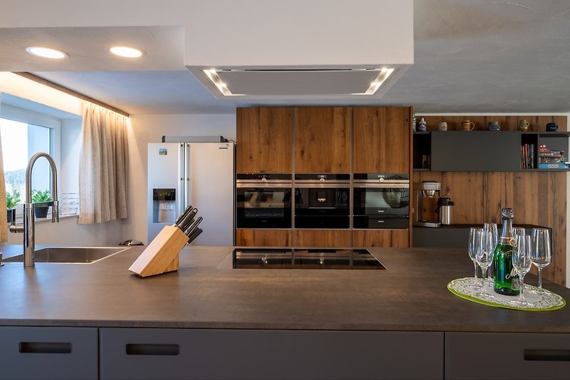 Living-Room: Modern und vollausgestattete Küche
