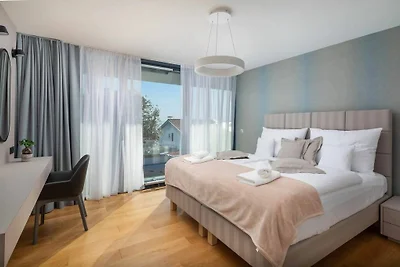 Stunning Noemi Villa Medulin