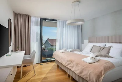 Stunning Noemi Villa Medulin