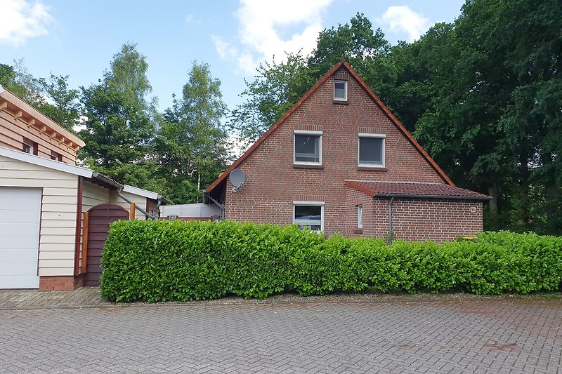 Ferienhaus in Sackgassenlage nahe dem Badesee und nahe der Nordsee