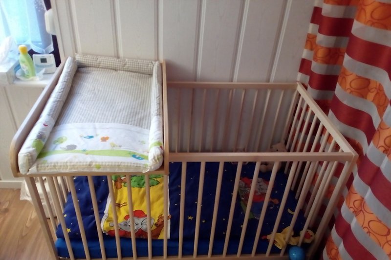 Kinderbett im Elternschlafzimmer