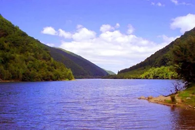 Bergsee bei Gura Raului Bergsee bei Gura Raului