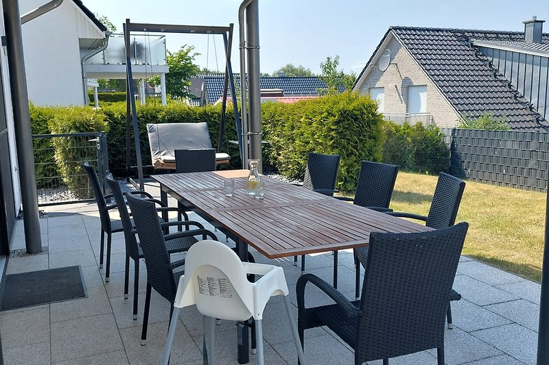 Terrasse mit ausziehbaren Tisch auf 3,00m