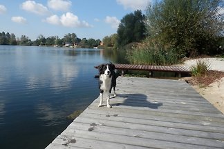 Super House sul lago con barca e spiaggia