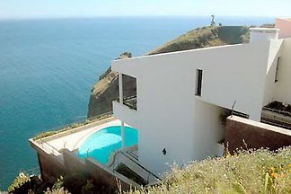 Villa in Garajau