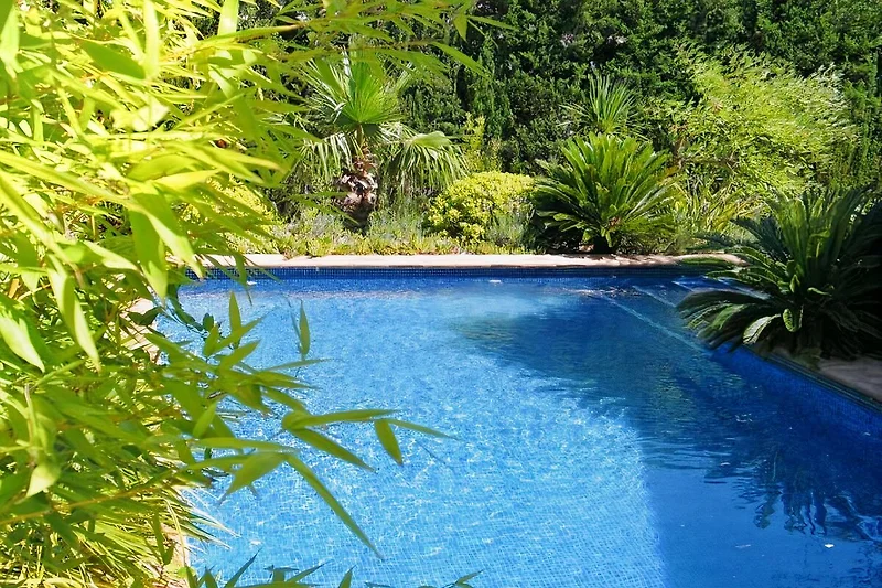 Villa AZUL Calafat Retreats