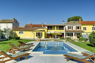 Villa 277