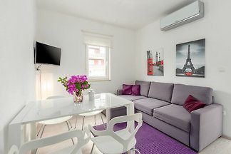 Sehr schöne Ferienwohnung mit 2 getrennten Schlafzimmern, jeweils mit einem Doppelbett.