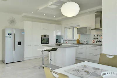 Villa White