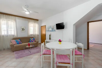 Apartment Livija 1