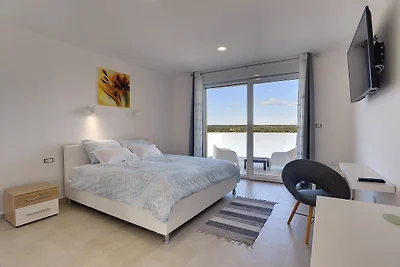 Villa White