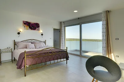 Villa White