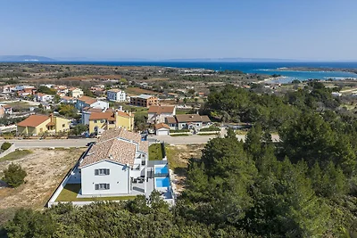 Villa Residence Oil B