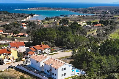 Villa Residence Oil B