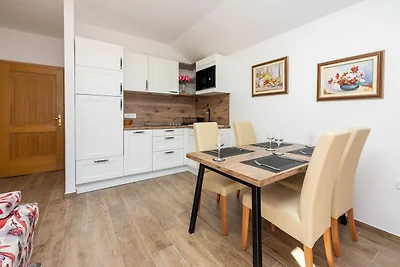 Apartment Domino 6