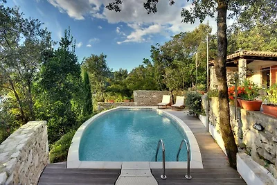 Mala Villa