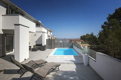 Villa Residence Oil B