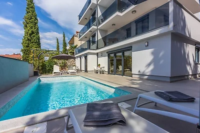 Holiday Oasis 4