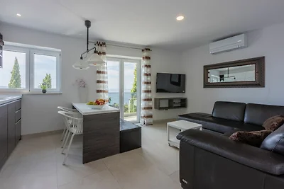 Holiday Oasis 4