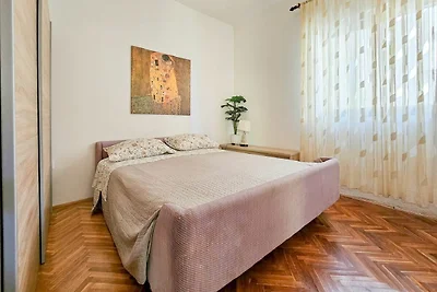 Apartment Marinela Enrica