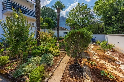 Apartment Garden View