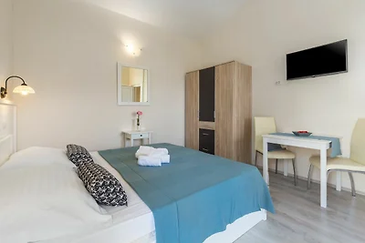 Apartment Paradiso