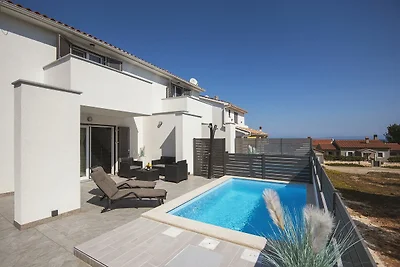 Villa Residence Oil B