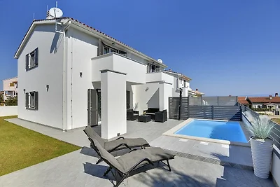 Villa Residence Oil B
