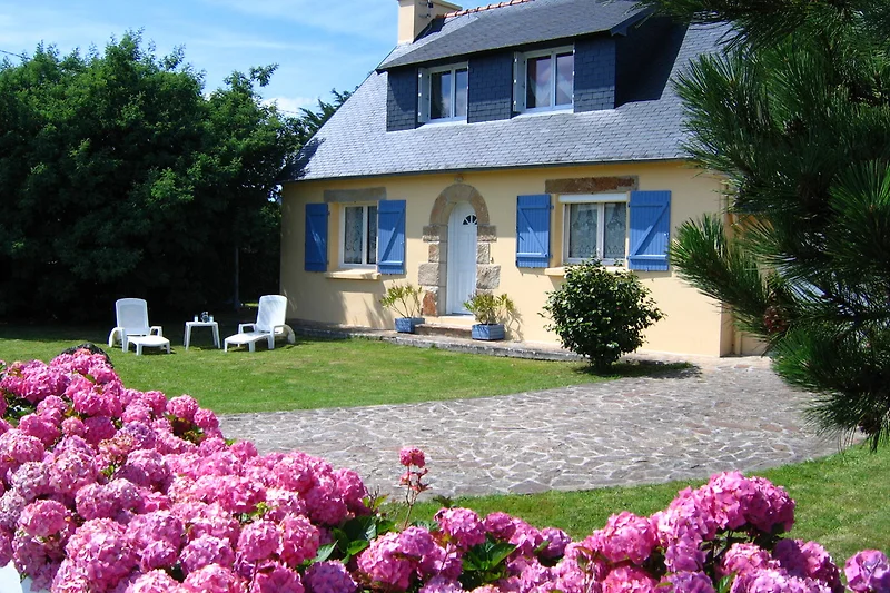 Het huis gezien vanaf de straat