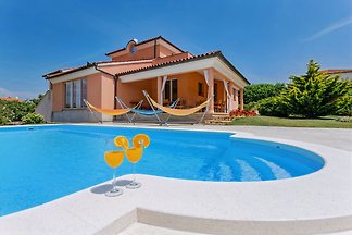 Villa Mirna with private pool