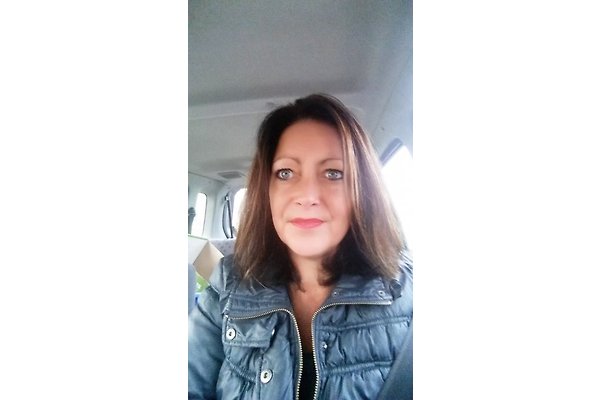 <span style="font-size:smaller;">Compañía Am Balberger Ley</span><br> Sig.ra Parijs <span style="font-size:smaller;">Compañía Am Balberger Ley</span><br> Sig.ra Parijs