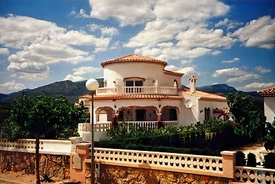 Casa Lobo con piscina in giardino