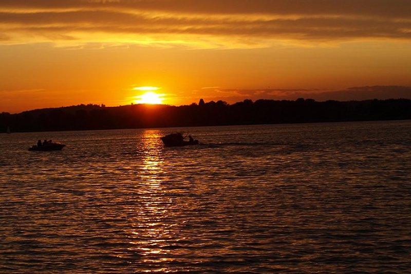 Puesta de sol sobre el lago Malchiner