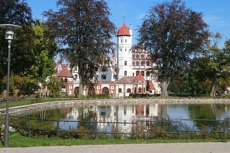 Schloss Basedow 25 min zu Fuß