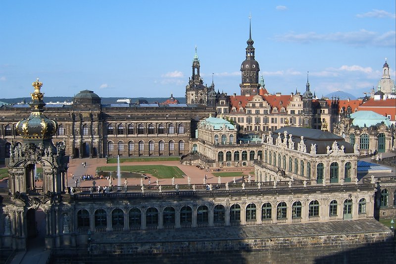 Zwinger mit Altstadtpanorama