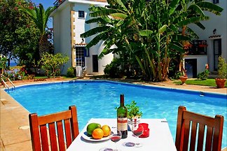 BAY VIEW Apartments in Polis
