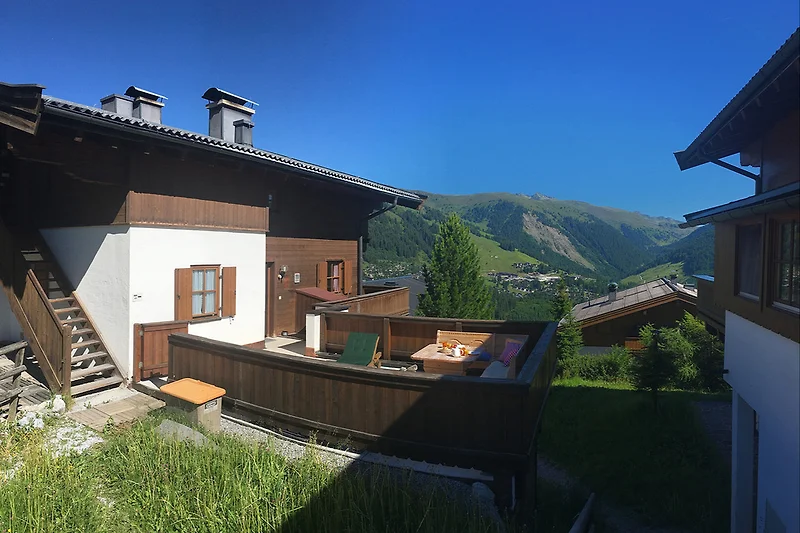 Wohnung mit Balkon und Terrasse