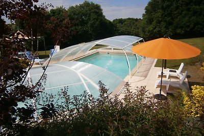 GITE LA PETITE FOLIE, avec piscine,