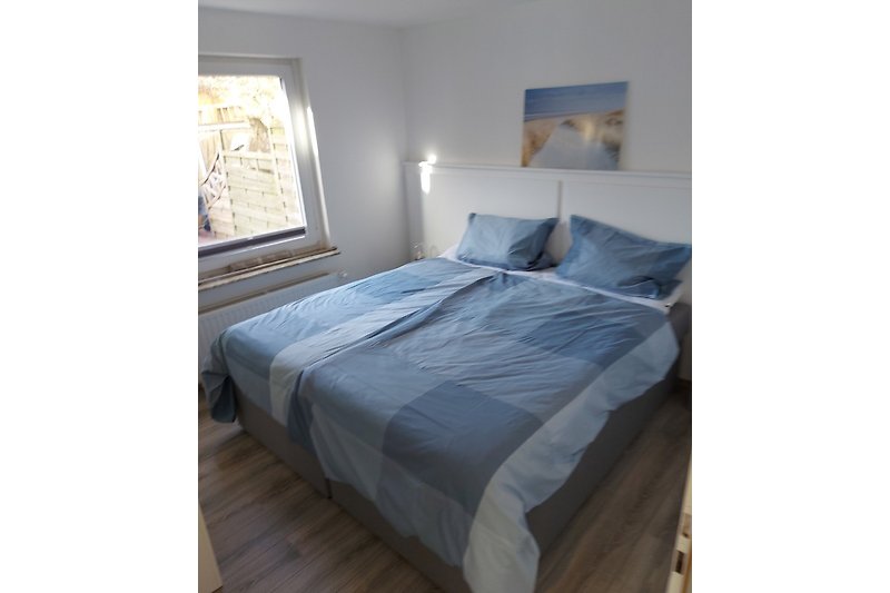 Schlafzimmer mit Boxspringbett 180 x 180 CM