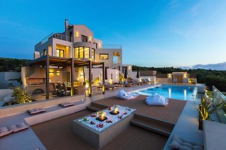Villa VIP Veggera, Kontomari La Can