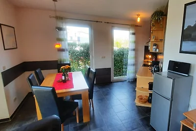 Ferienhaus am Bodden 50m z. Wasser