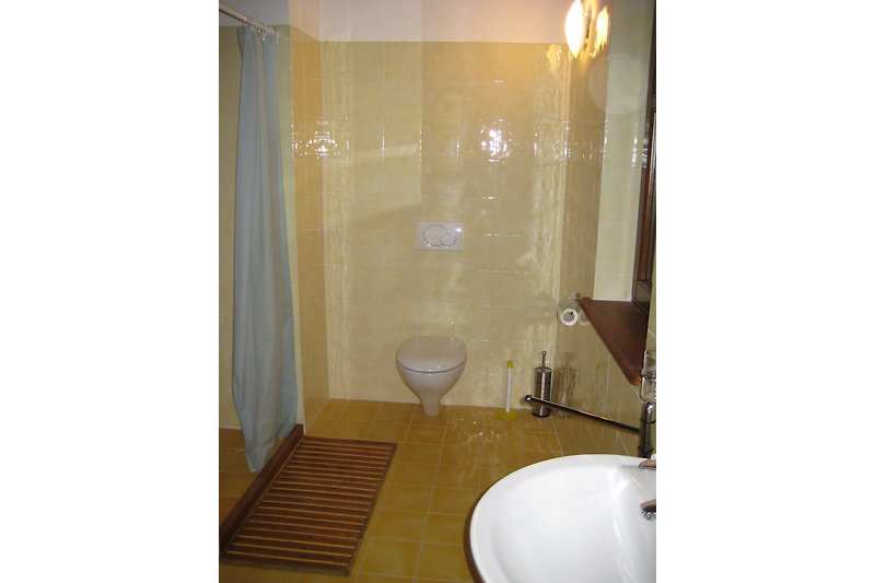 Dusche, WC im 1.Stock