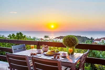 MOUZAKIS VILLA