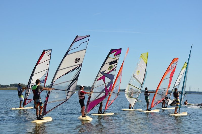 Windsurfing am Bukowosee - auch für Anfänger mit Geräteverleih