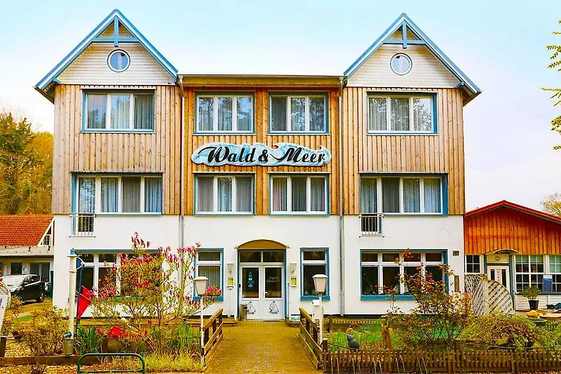 Hotel Wald und Meer am Strand von Koserow..