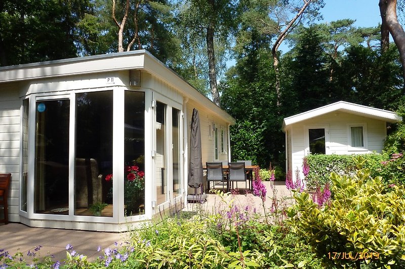 Valouwe P11-Beekbergen-Apeldoorn in Beekbergen - Frau J. van Noort