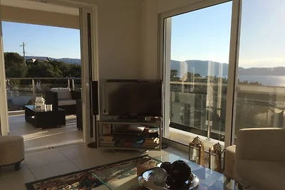 Maisonette Ilias, Salamina 